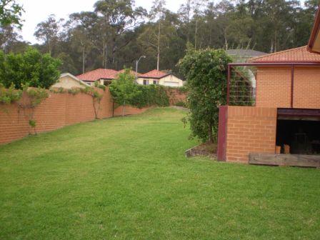 SUPERSIZED FAMILY HOME Picture 3