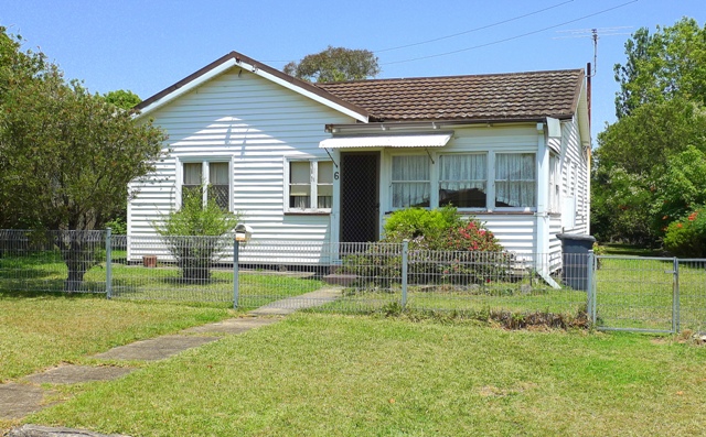 POTENTIAL DEVELOPMENT SITE OR RENOVATORS PROJECT Picture 1