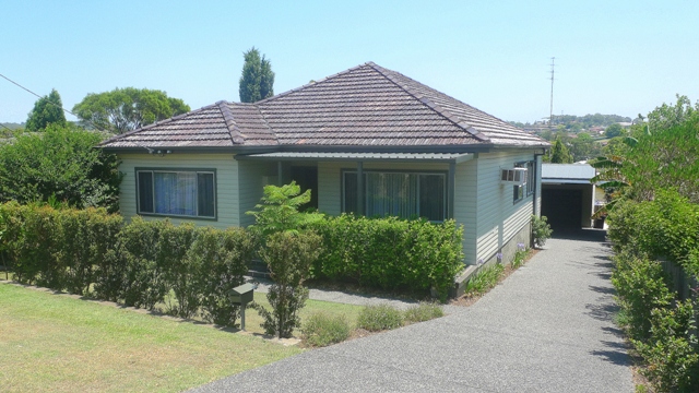 SUPERB FAMILY HOME + STUDIO Picture 1