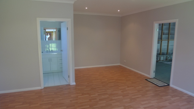 SUPERB FAMILY HOME + STUDIO Picture 3