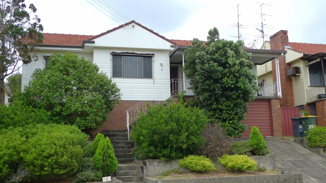 ELEVATED POSITION WITH VIEWS Picture 1