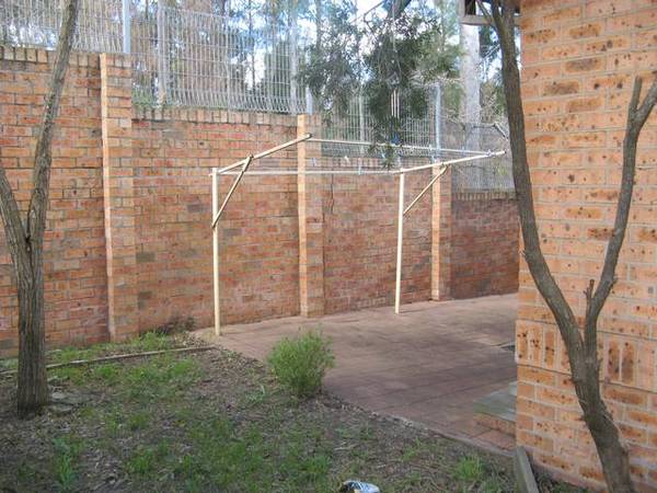 CLOSE TO THE UNI! Picture 3