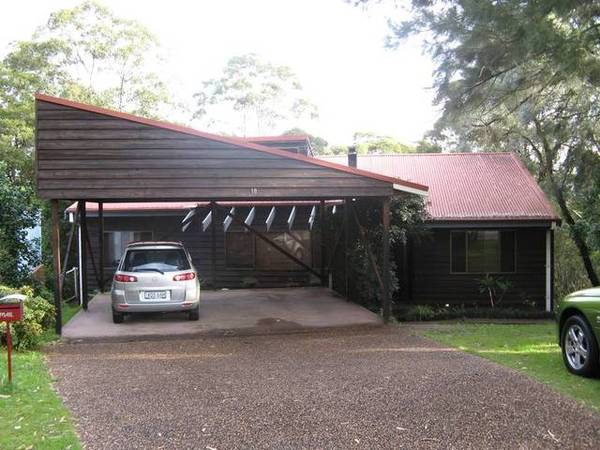 UNIQUE 3 BEDROOM HOME Picture 1