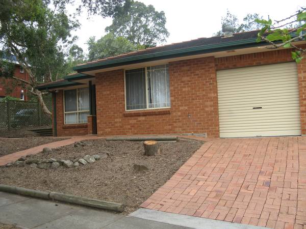 MODERN 3 BEDROOM HOME Picture 2