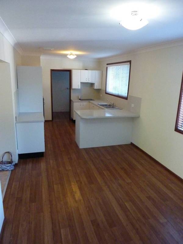 FRESHLY UPDATD - FANTASTIC FAMILY HOME! Picture 2