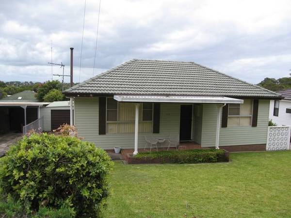 EXCELLENT FIRST HOME Picture 1