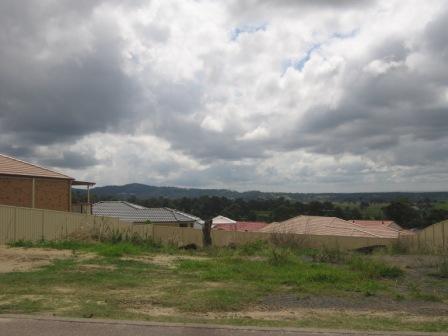 QUIET LOCATION WITH VIEWS Picture 1