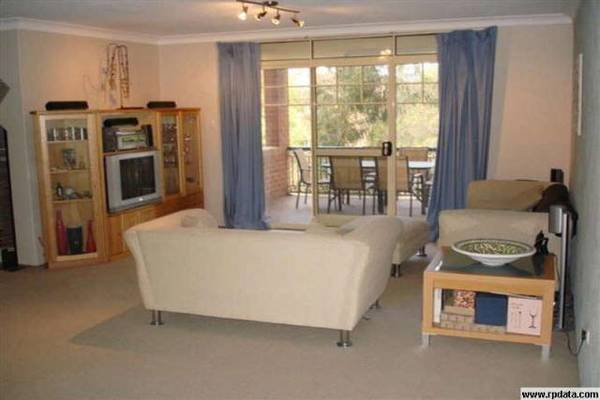 Massive Floor Plan & Close to All Amenities Picture 2