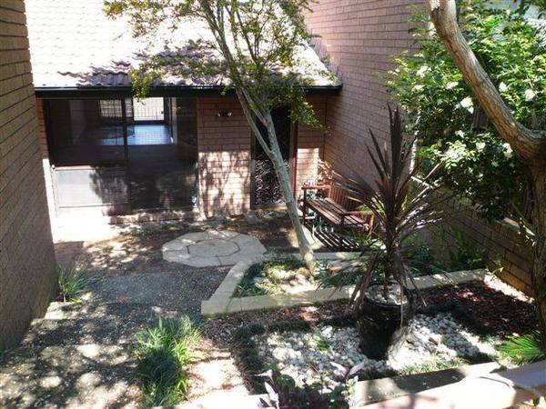 GREAT 3 BEDROOM VILLA WITH ALCOVE STUDY Picture 2