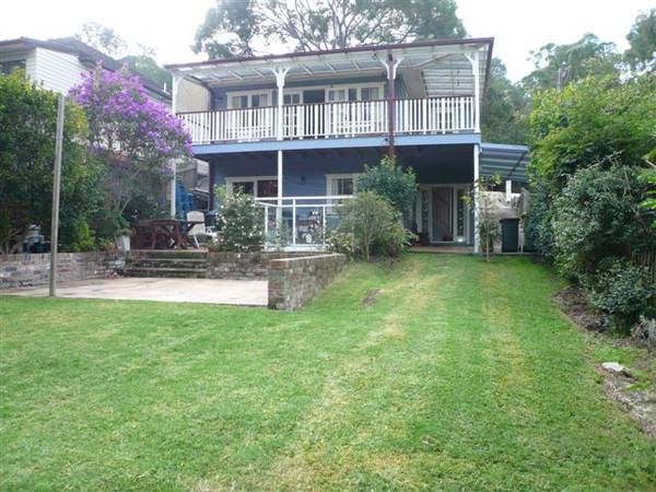 GREAT 5 BEDROOM HOME IN CUL DE SAC LOCATION Picture 1