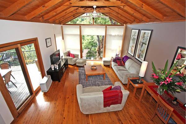 Contemporary Interiors with a Private & Serene Outlook Picture 2