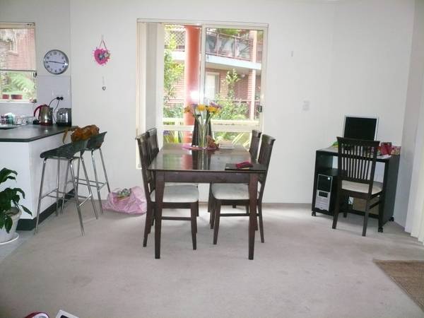 Modern 2 bedroom Unit Picture 2