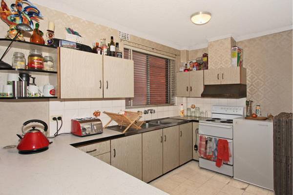 Spacious & Well Positioned 2 Bedroom Unit Picture 3