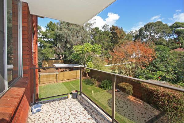 Spacious & Well Positioned 2 Bedroom Unit Picture 2