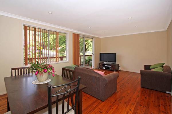 Sparkling In Ground Swimming Pool Picture 3