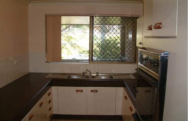 Affrordable Large 2 Bedroom Unit Picture 2