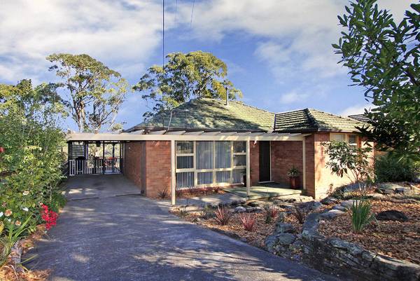 Stunning Water and Bush Views Picture 2