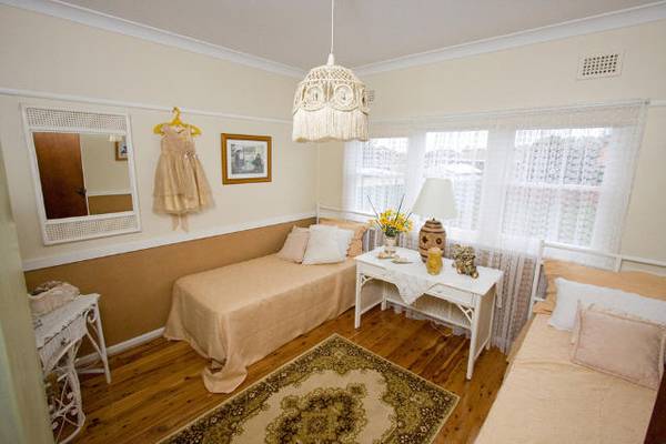 2/3 BEDROOM HOME WITH POLISHED FLOORBOARDS AND HUGE YARD Picture 3