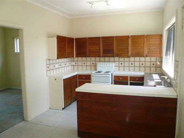 2/3 BEDROOM HOME IN QUIET LOCATION Picture 2/3 BEDROOM HOME IN QUIET LOCATION Picture