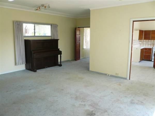 2/3 BEDROOM HOME IN QUIET LOCATION Picture 2/3 BEDROOM HOME IN QUIET LOCATION Picture