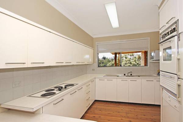 Whisper Quiet Location, Backing onto Bush Reserve Picture