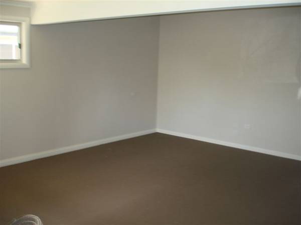 4 BEDROOM HOME FULLY RENOVATED Picture 3