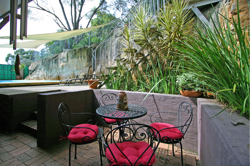 Inner City Living in a Quiet Cul-De-Sac Picture