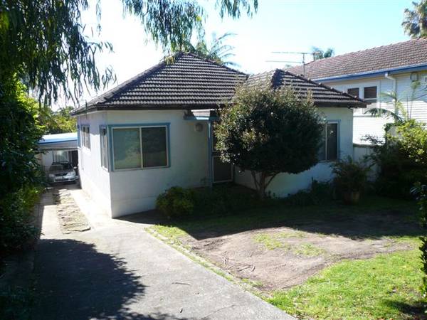 RENOVATED 3 BEDROOM HOME WITH SELF CONTAINED STUDIO Picture RENOVATED 3 BEDROOM HOME WITH SELF CONTAINED STUDIO Picture