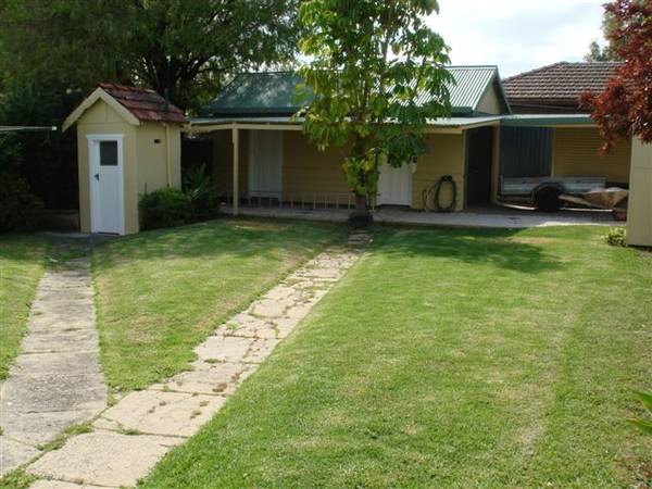 3 BEDROOM HOME RENOVATED! Picture 1