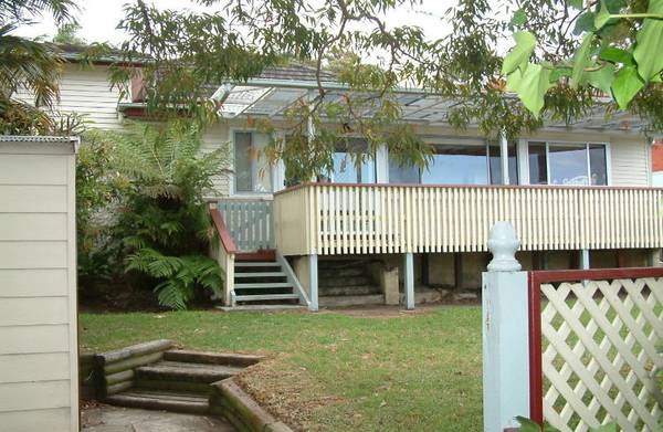 3 / 4 BEDROOM WATERFRONT HOME Picture