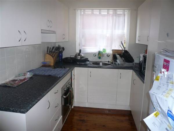 1 BEDROOM UNIT WITH NEAR NEW KITCHEN Picture 1 BEDROOM UNIT WITH NEAR NEW KITCHEN Picture