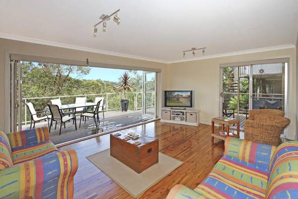 Serene and Stylishly Updated Tidal Waterfront Picture