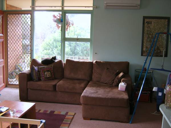 CHARMING NORTH FACING HOME UNIT Picture 3