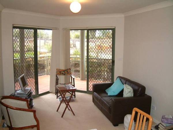 OVER 55'S RESORT STYLE 2 BEDROOM UNIT Picture 3