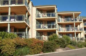 OVER 55'S RESORT STYLE 2 BEDROOM UNIT Picture 1