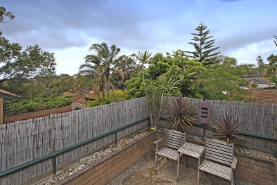 Vacant- 3 Bedroom Townhouse with New Carpet & Alcove study Picture