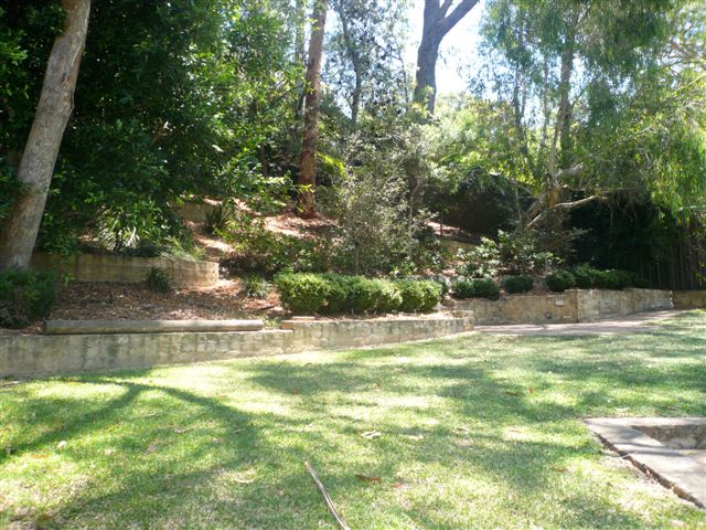 BEAUTIFUL 3 BEDROOM HOME + STUDY Picture 2