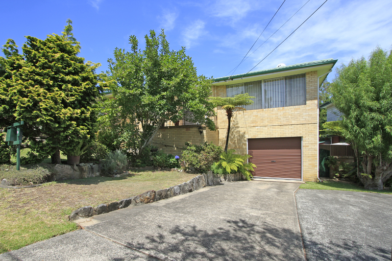 Brick Home in Ultra Quiet Location Picture 2