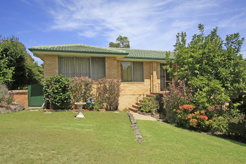 Brick Home in Ultra Quiet Location Picture 1