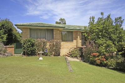 Brick Home in Ultra Quiet Location Picture