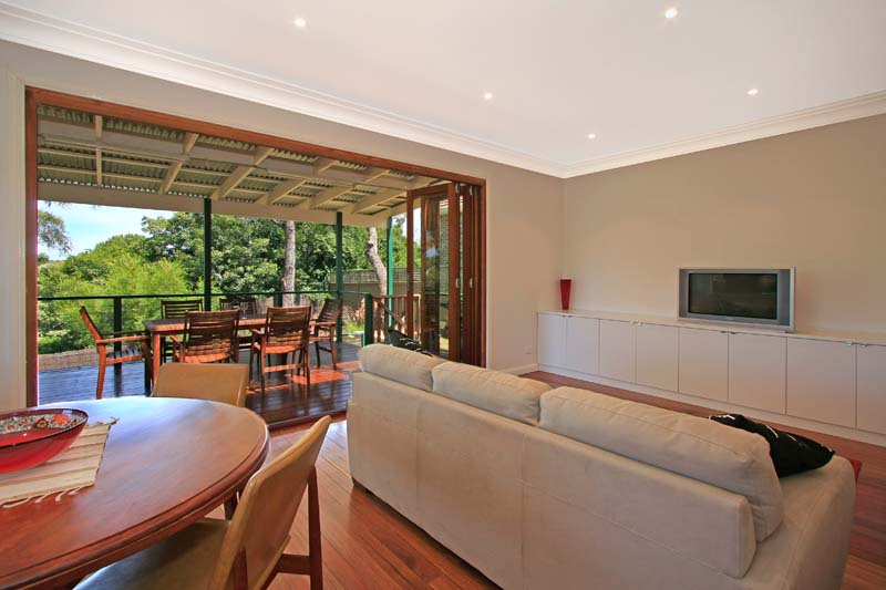 Stylish Contemporary Interior Picture 3