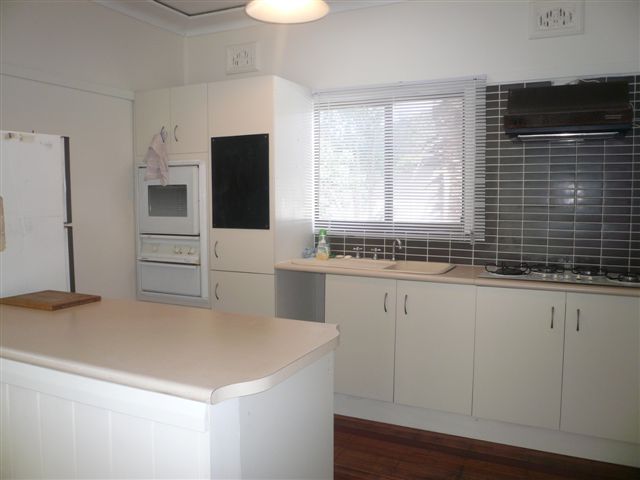 RENOVATED 3 BEDROOM HOME IN CORNER BLOCK Picture 2