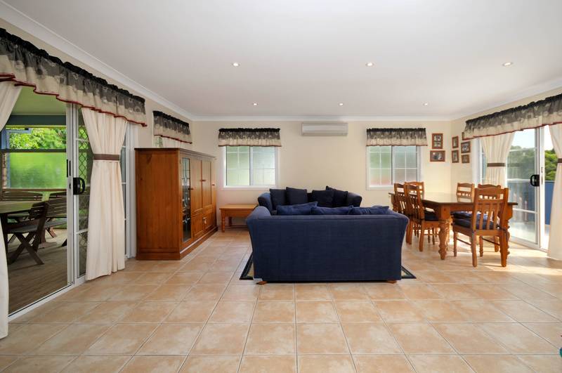 CHARACTER FILLED 4 BEDROOM HOME PLUS HOME OFFICE/STUDY Picture 1