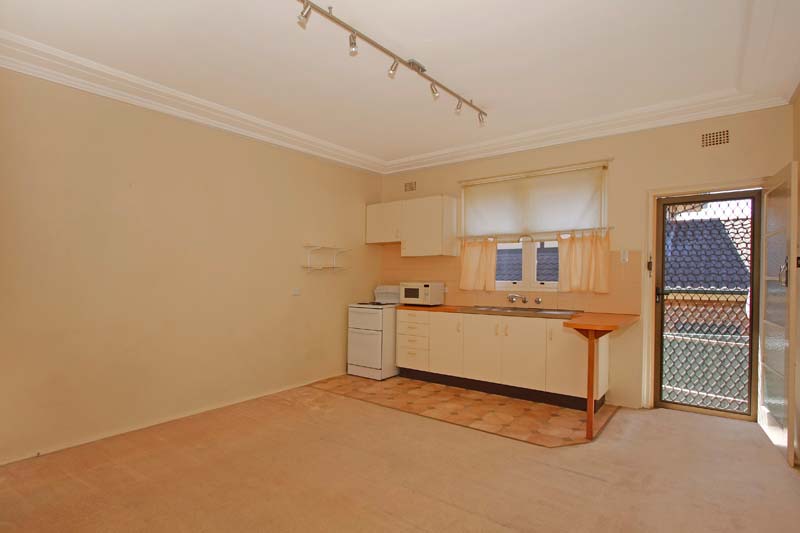 Perfect Entry Level Property Picture 2