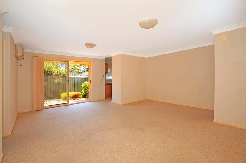 Modern Villa With Double Garaging and North Facing Courtyard Picture 3