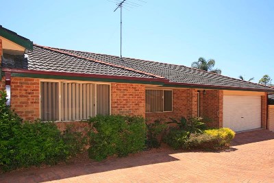 Modern Villa With Double Garaging and North Facing Courtyard Picture