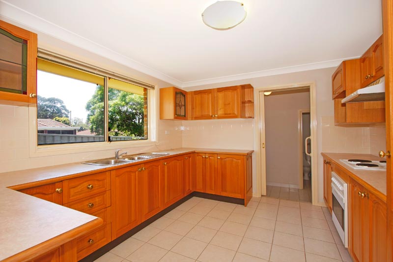 Modern Villa With Double Garaging and North Facing Courtyard Picture 2