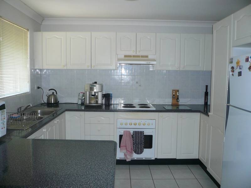 GREAT LARGE 2 BEDROOM UNIT Picture