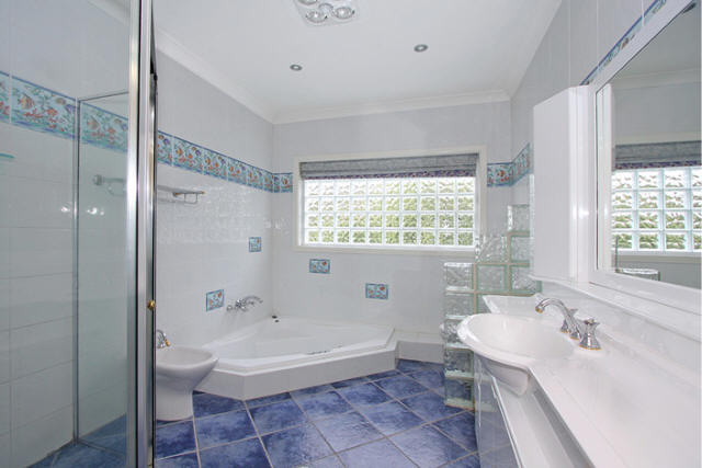 Superb Family Home with Large In-ground Solar Heated Pool Picture 1