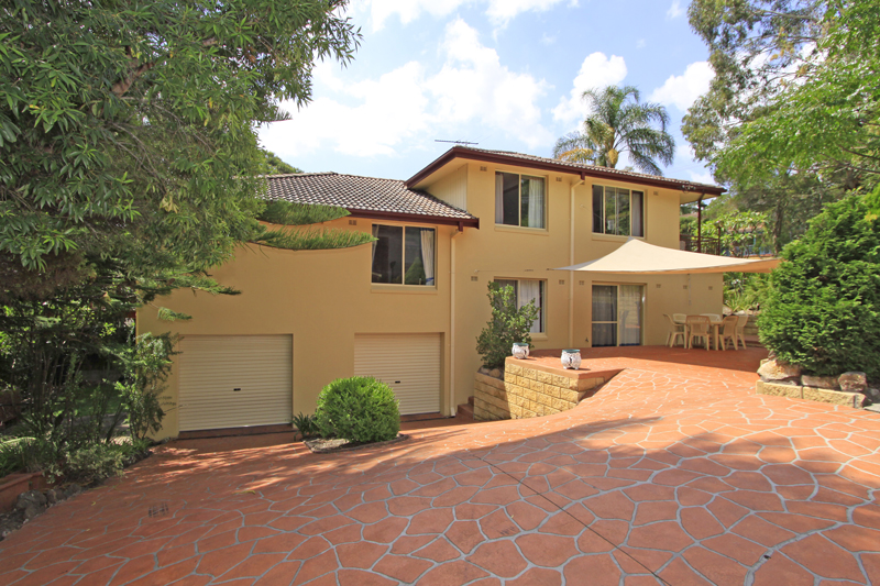 Versatile Tri Level Floor Plan Picture 1